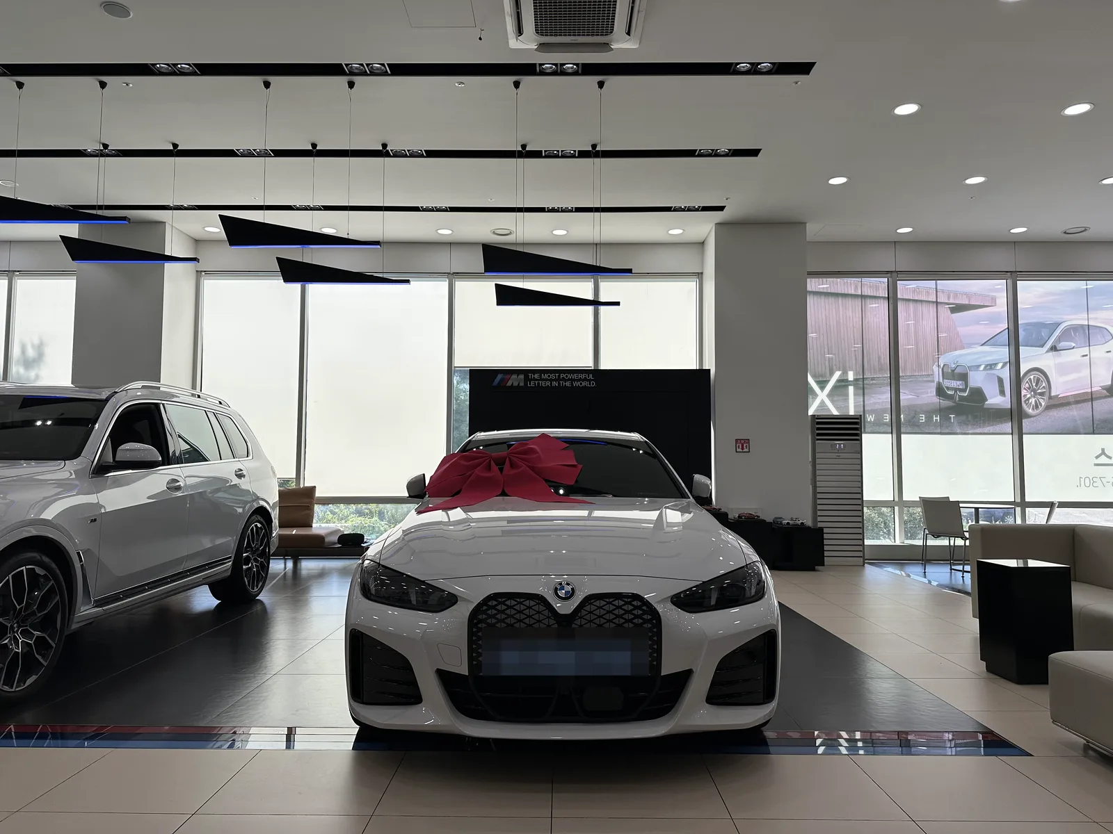 BMW i4 — 실제 출고 차량